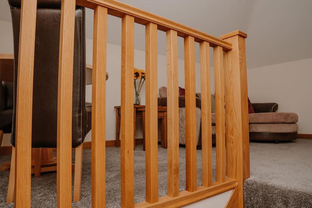 Lovely New 1 Bedroom Loft Apartment With On Drive Parking Trowbridge Exterior photo